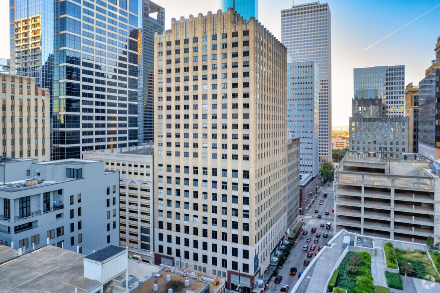 914 Main St, Houston, TX for lease - Primary Photo - Image 1 of 8