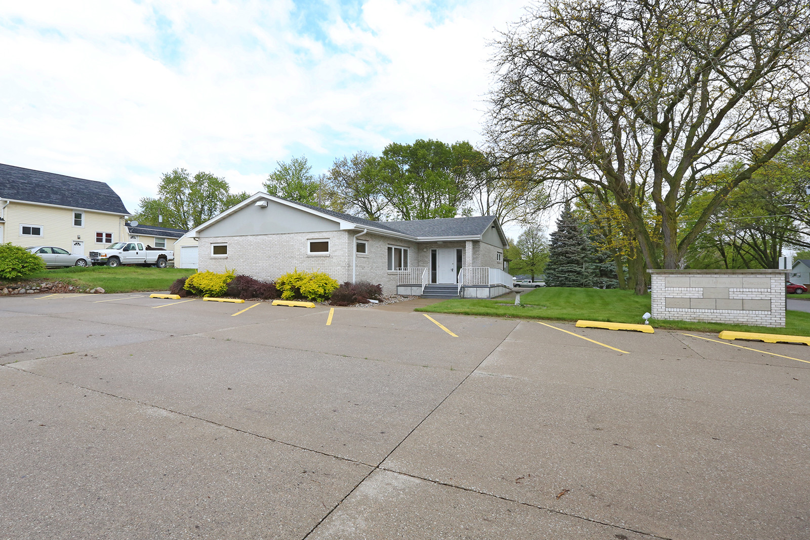 2420 Iowa St, Perry, IA for sale Building Photo- Image 1 of 1