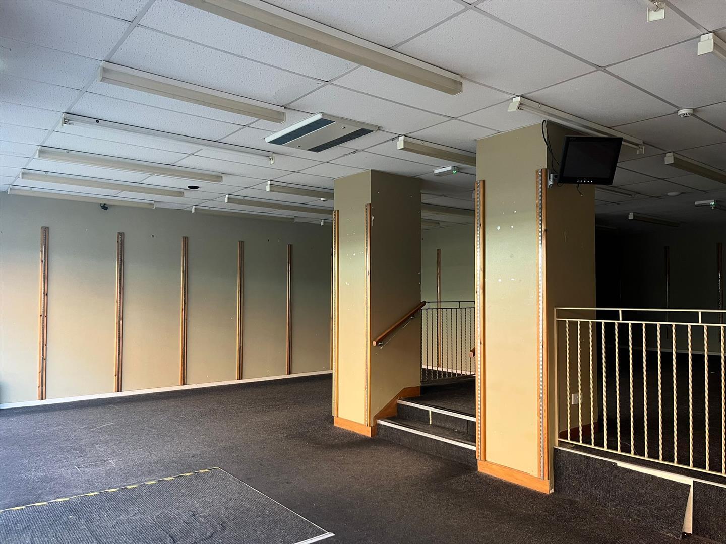 6 Caroline St, Bridgend for lease Interior Photo- Image 1 of 2