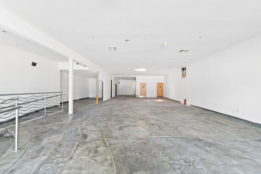 9517-9523 Culver Blvd, Culver City, CA for lease - Interior Photo - Image 3 of 12