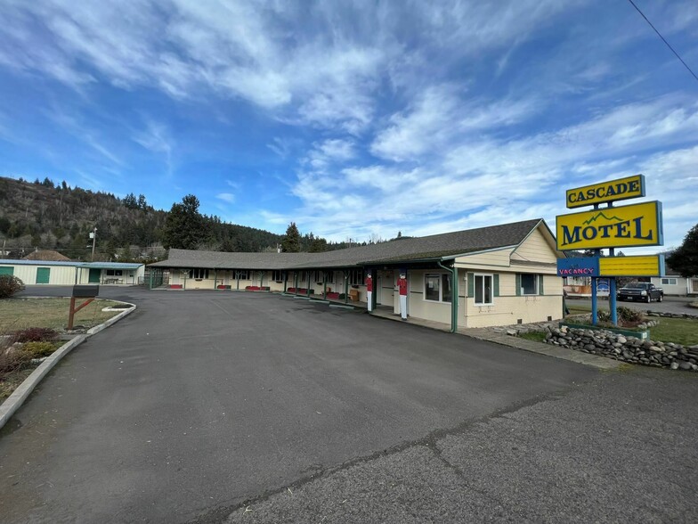 Cascade Motel & Self Storage portfolio of 2 properties for sale on LoopNet.com - Building Photo - Image 2 of 50