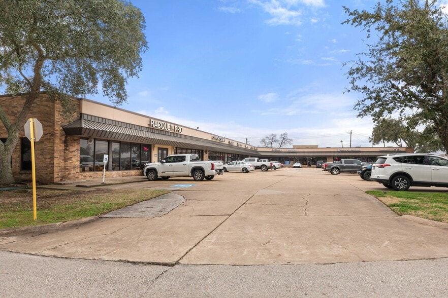 16912-16972 Old Galveston Rd, Webster, TX for lease - Building Photo - Image 2 of 15
