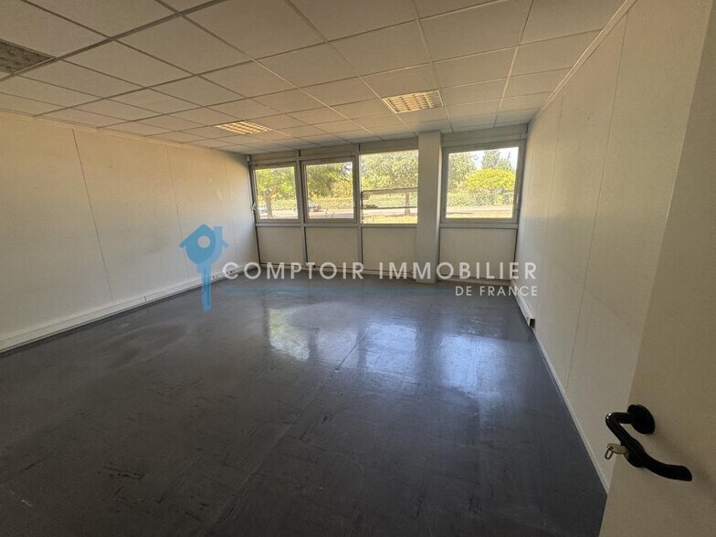 Office in Avignon for sale - Building Photo - Image 3 of 13