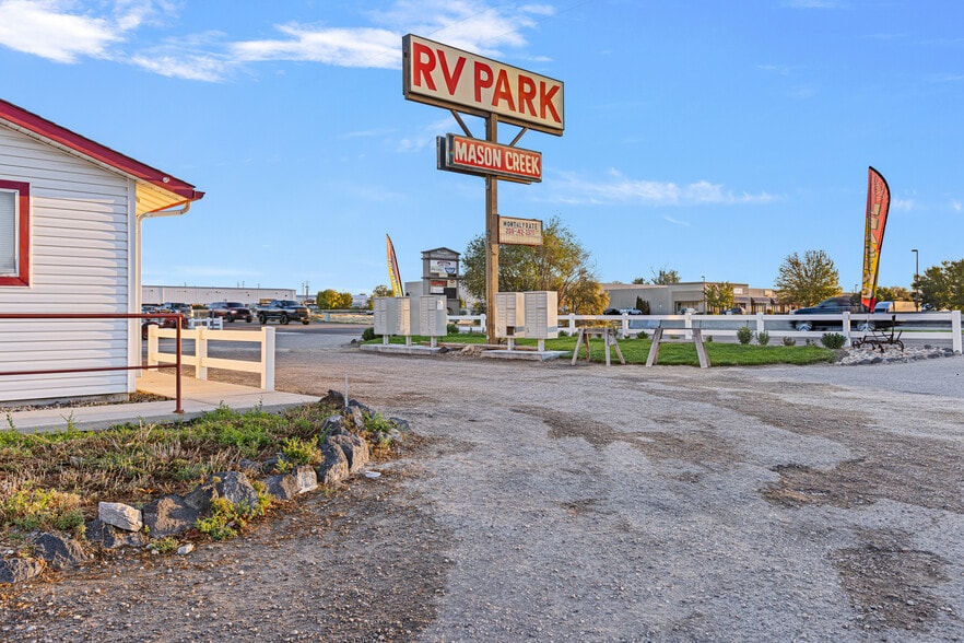 807 N Franklin Blvd, Nampa, ID for sale - Building Photo - Image 2 of 13