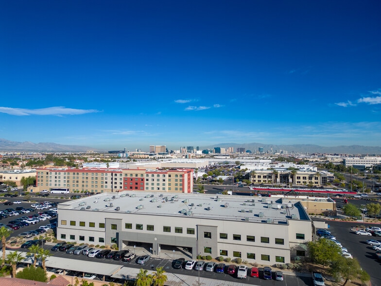 375 E Warm Springs Rd, Las Vegas, NV for lease - Building Photo - Image 2 of 15