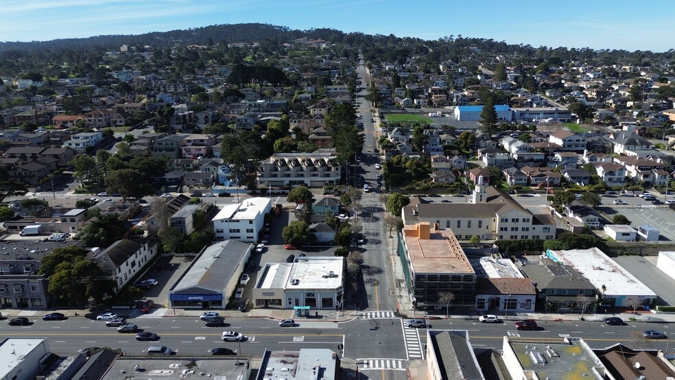 585-599 Lighthouse St, Monterey, CA for sale - Building Photo - Image 3 of 8