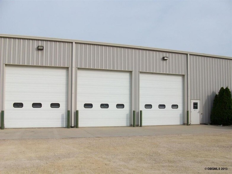 951 136 Rt, Cascade, IA for sale - Primary Photo - Image 1 of 1