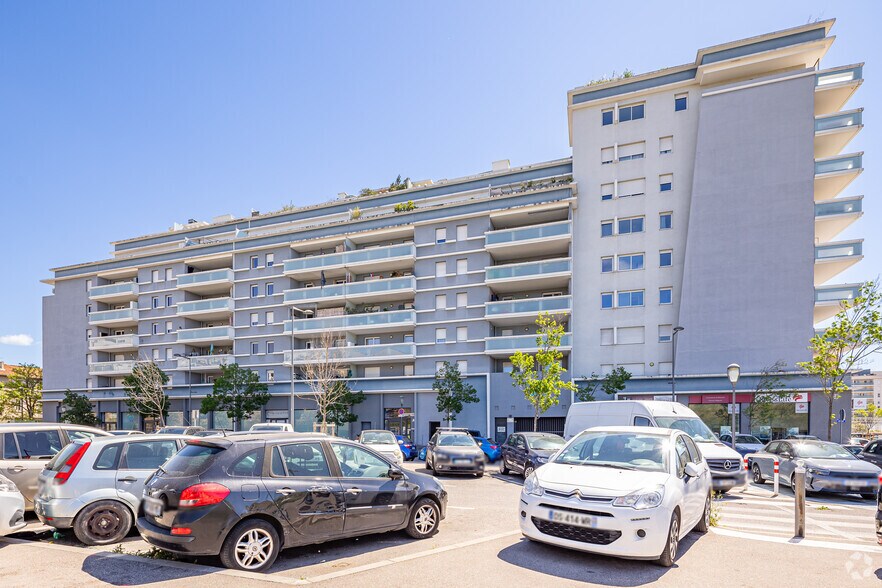 Multifamily in Marseille for sale - Primary Photo - Image 2 of 9