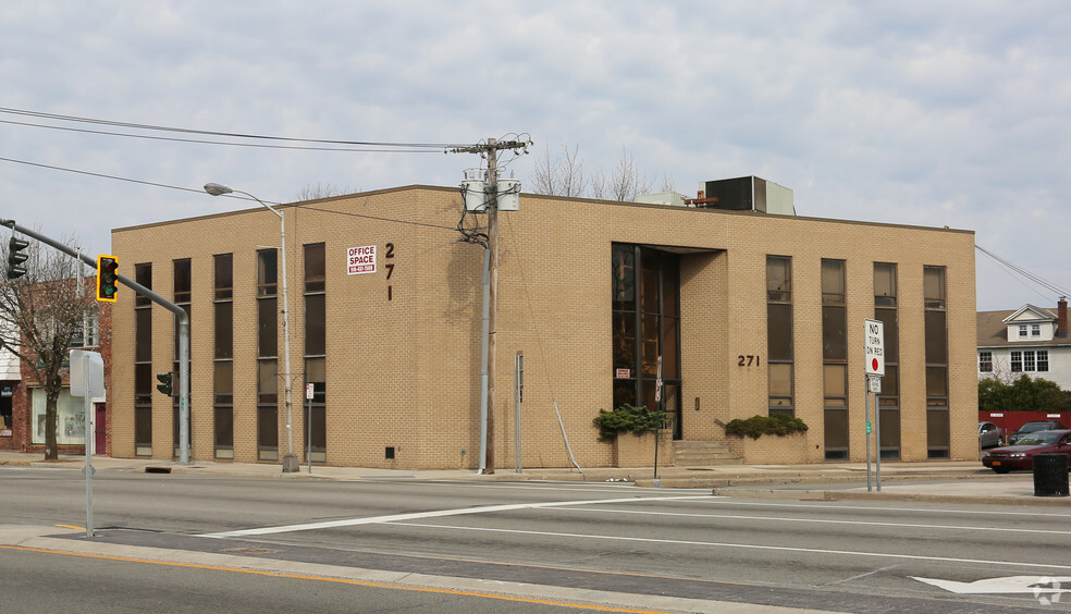 271 Jericho Tpke, Floral Park, NY for sale - Primary Photo - Image 1 of 1