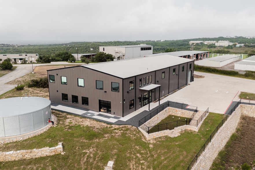 195 American Way, Dripping Springs, TX for lease - Building Photo - Image 2 of 25
