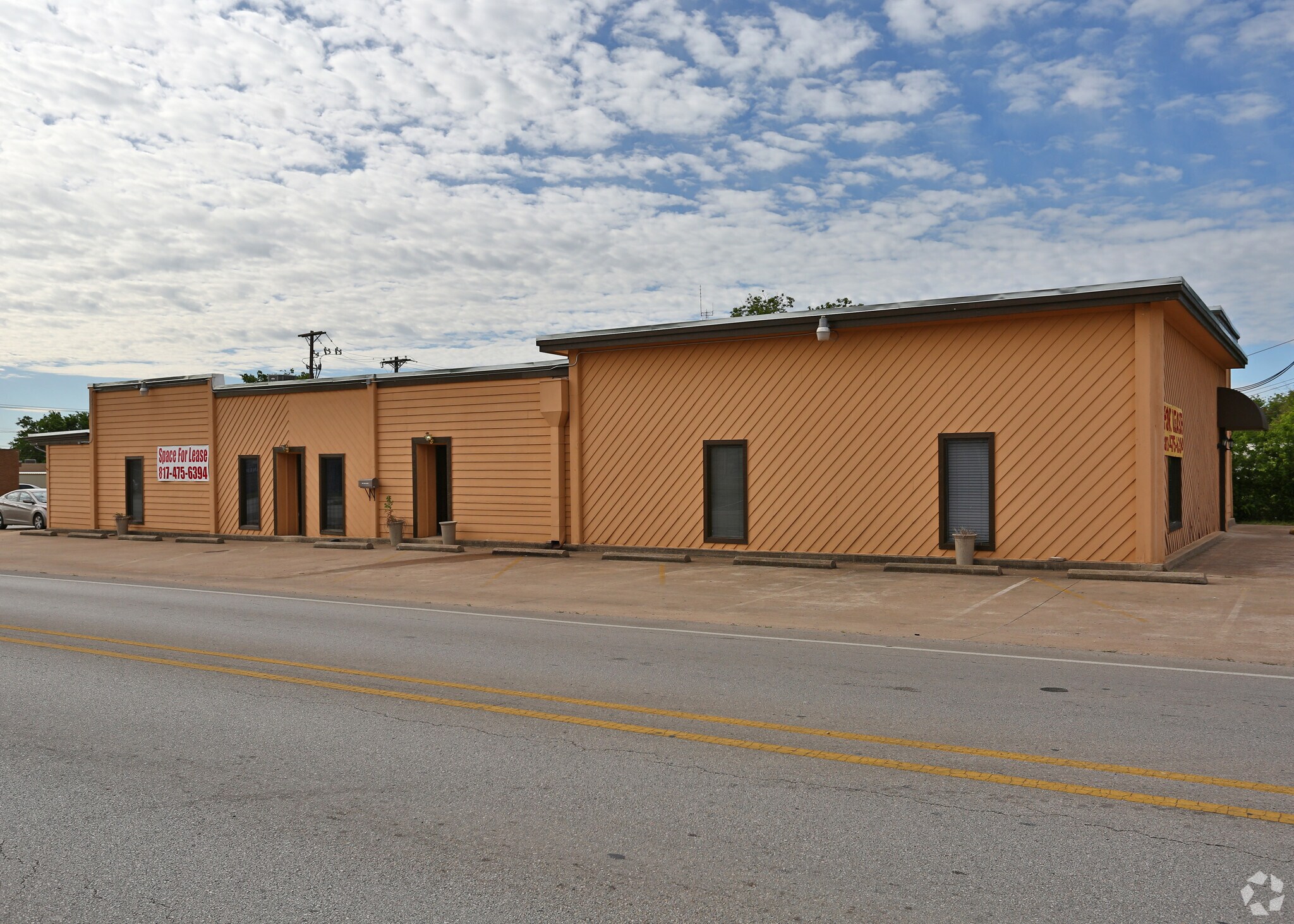 100 S Texas St, Crowley, TX for sale Primary Photo- Image 1 of 1