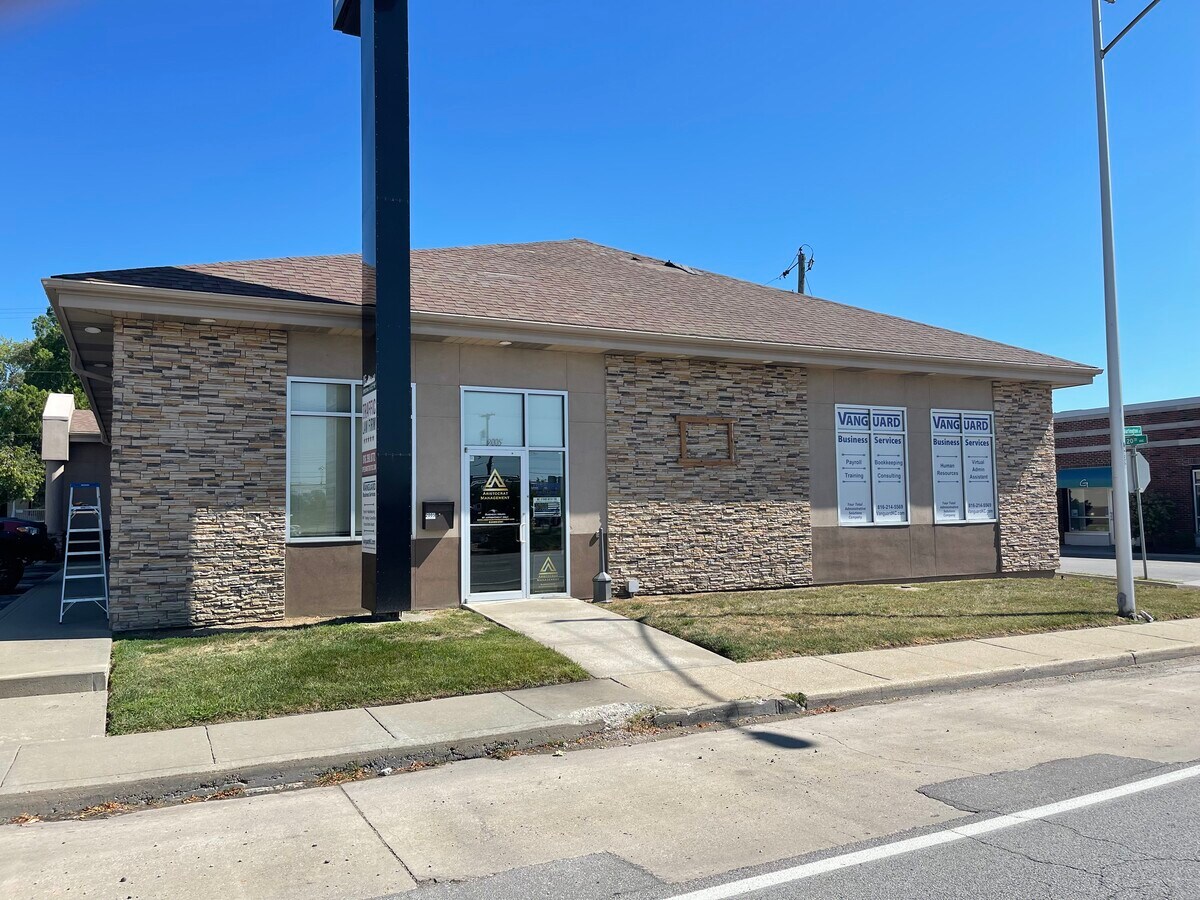 2005 Burlington St, North Kansas City, MO 64116