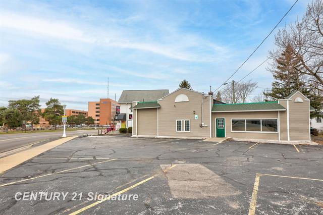 2019 Columbus Ave, Bay City, MI for sale - Building Photo - Image 2 of 19