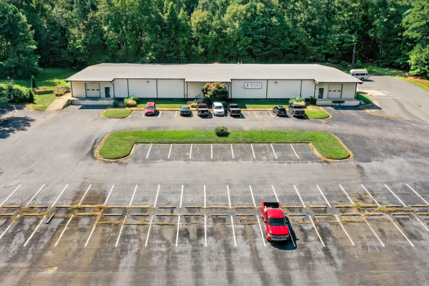 3333 Air Park Rd, Fuquay Varina, NC for lease - Building Photo - Image 1 of 17