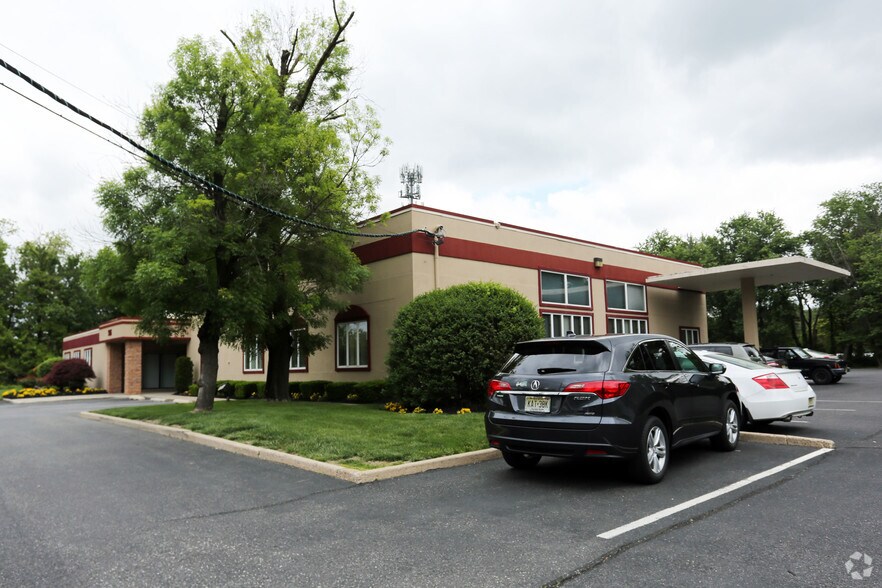 505 Pleasant Valley Ave, Moorestown, NJ for sale - Building Photo - Image 2 of 14