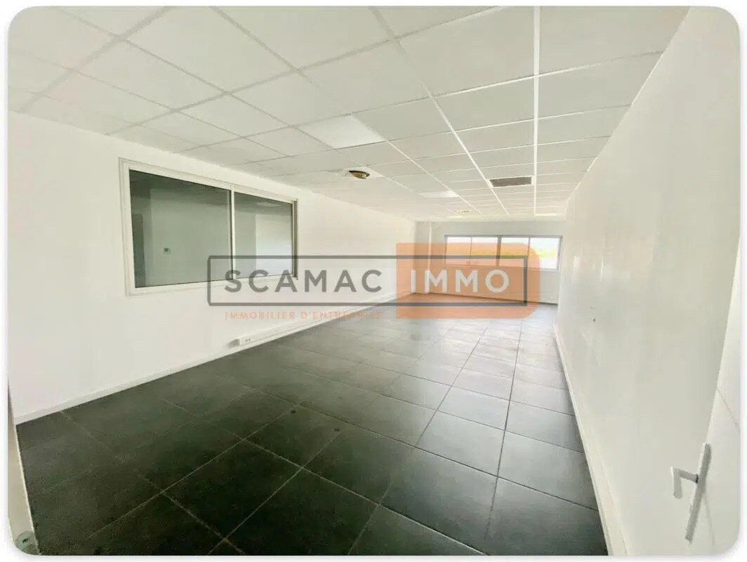 Office in Fréjus for lease Building Photo- Image 1 of 5