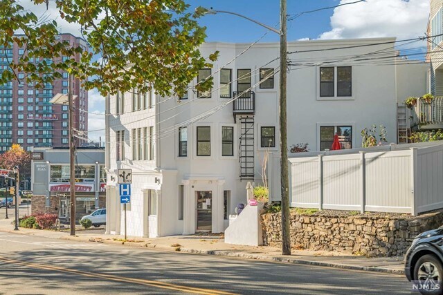 16 State Route 5, Edgewater, NJ for sale Primary Photo- Image 1 of 1