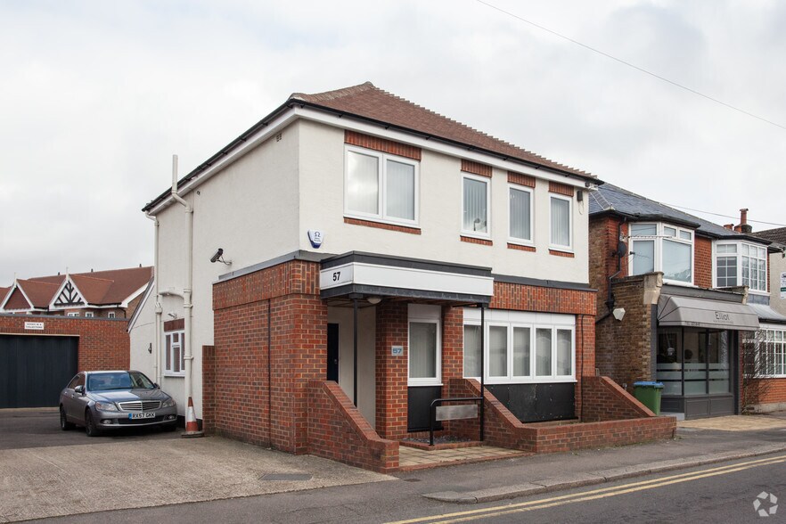 57 Queens Rd, Walton On Thames, KT12 5NE