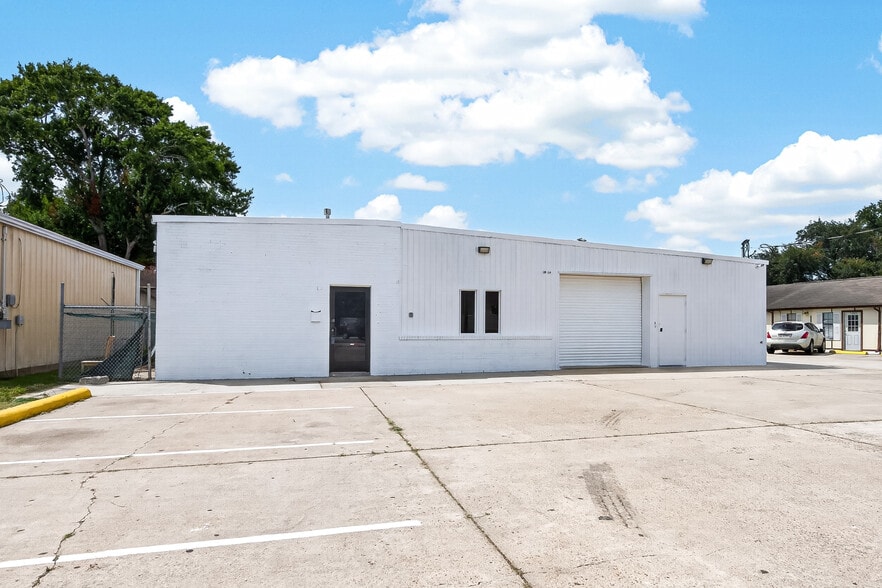 11419 Hall Rd, Houston, TX for sale - Building Photo - Image 1 of 20
