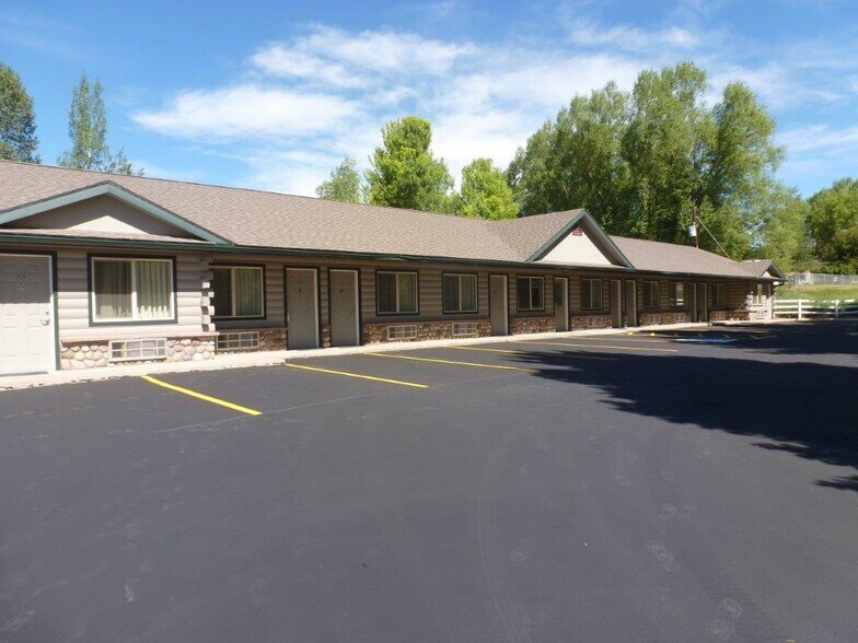 219 E Market St, Meeker, CO 81641