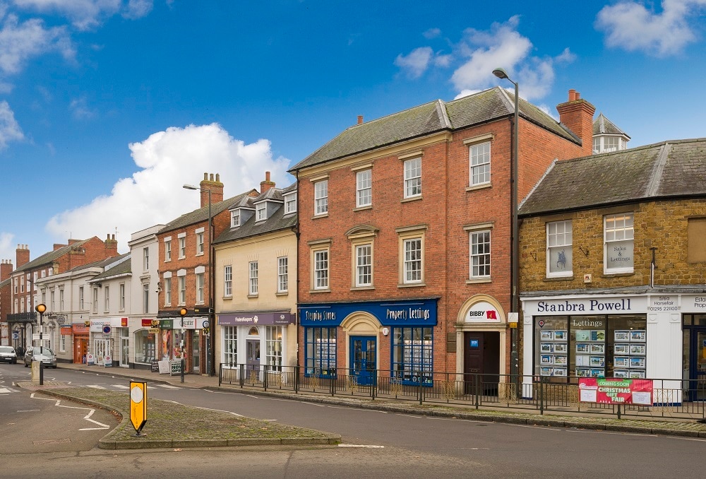 3-4 Horse Fair, Banbury for sale Primary Photo- Image 1 of 1