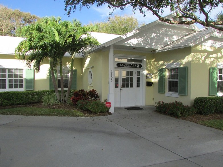 3505 Ocean Dr, Vero Beach, FL for sale - Building Photo - Image 1 of 1