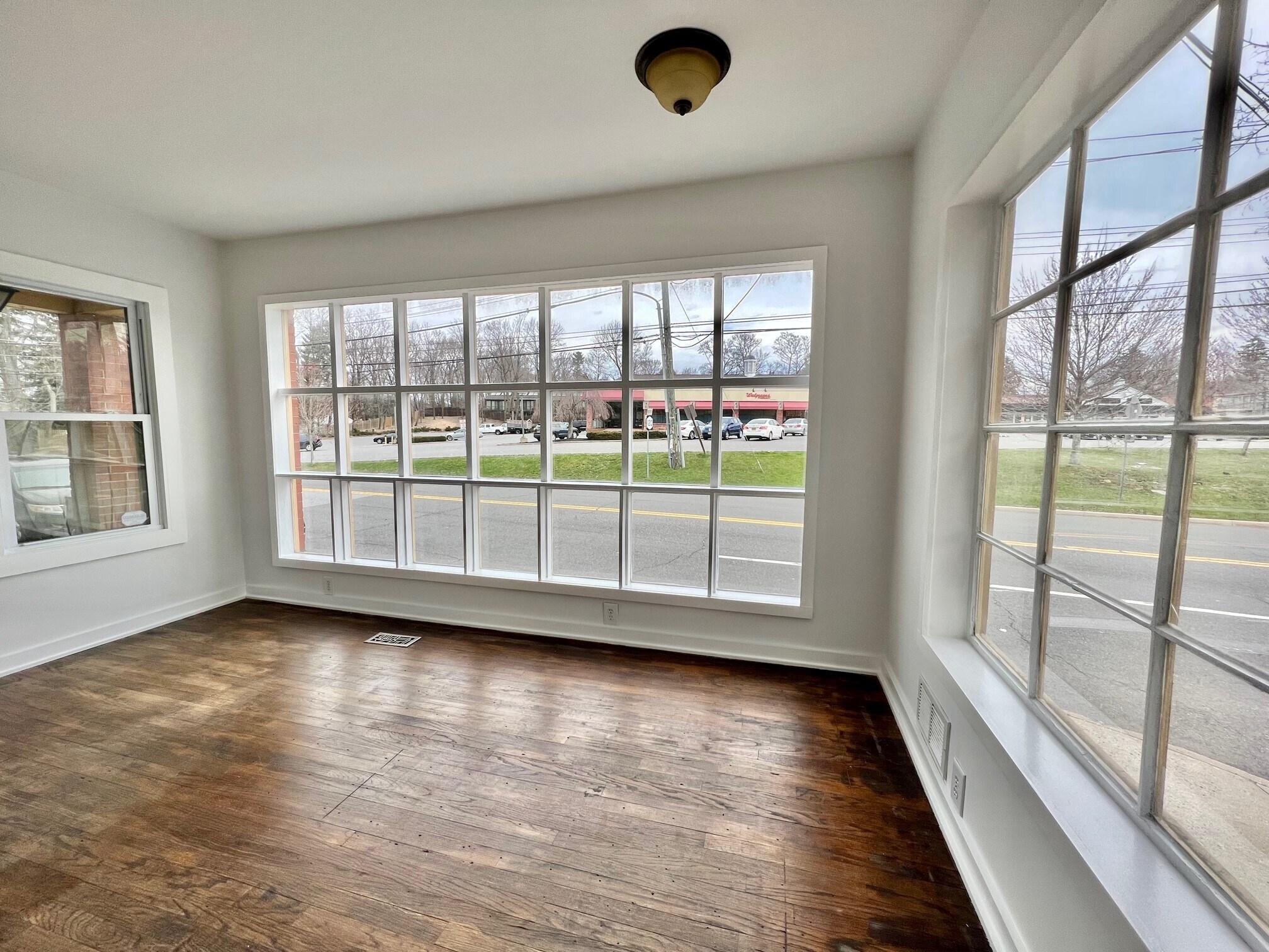 392-396 King St, Chappaqua, NY for sale Interior Photo- Image 1 of 1