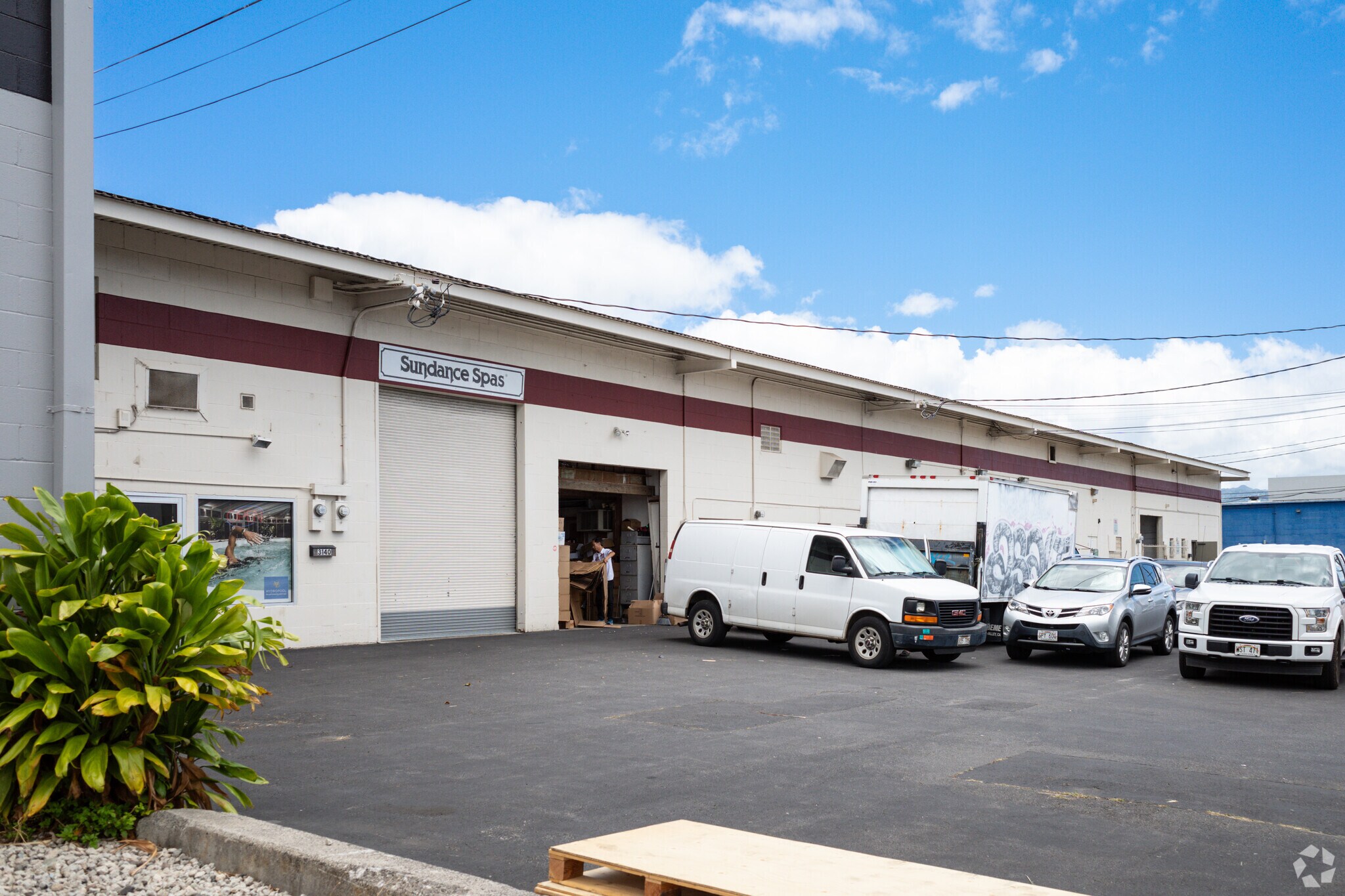 3140 Koapaka, Honolulu, HI for lease Primary Photo- Image 1 of 5