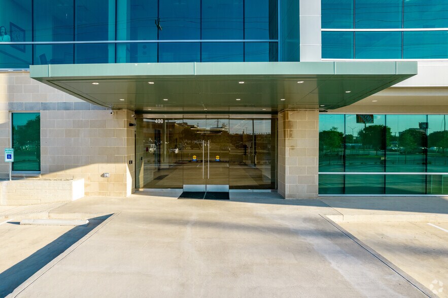 430 W Sunset Rd, San Antonio, TX 78209 Sunset at Treeline