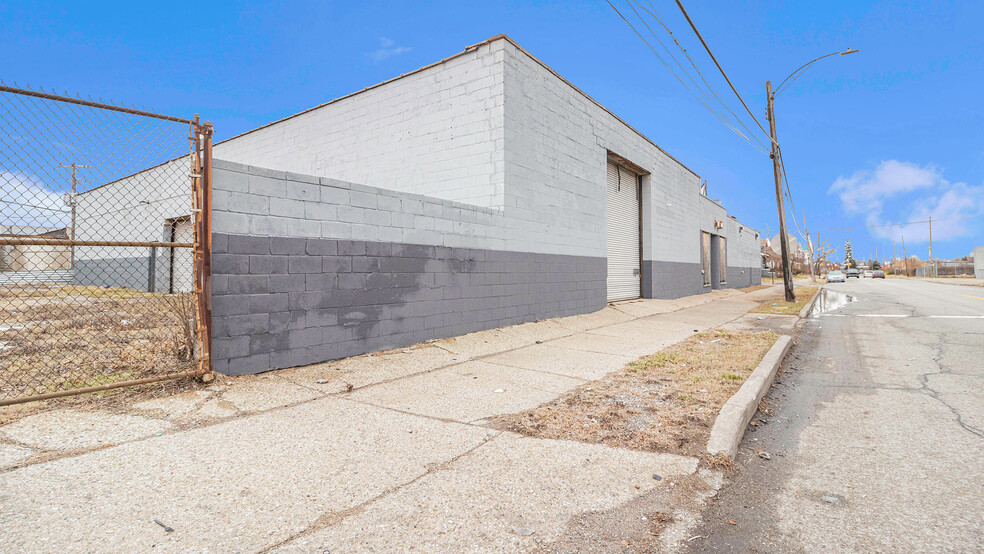 17314 Ryan Rd, Hamtramck, MI for sale - Building Photo - Image 1 of 23