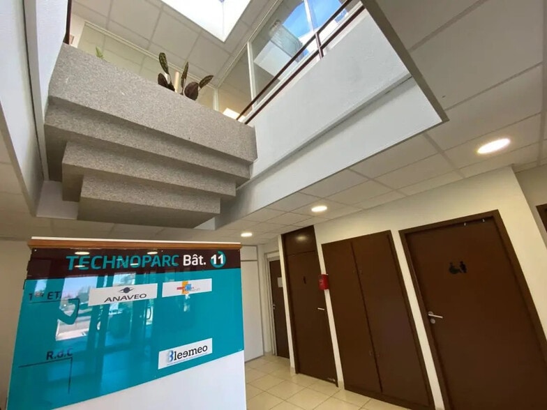 Office in Labège for lease - Interior Photo - Image 3 of 16