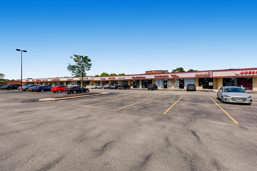 606-660 E Golf Rd, Arlington Heights, IL for lease - Building Photo - Image 2 of 24