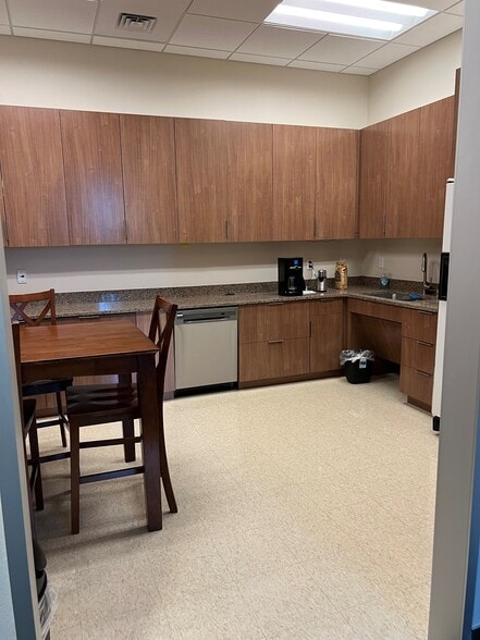 7710 Rialto Blvd, Austin, TX for lease - Interior Photo - Image 2 of 13