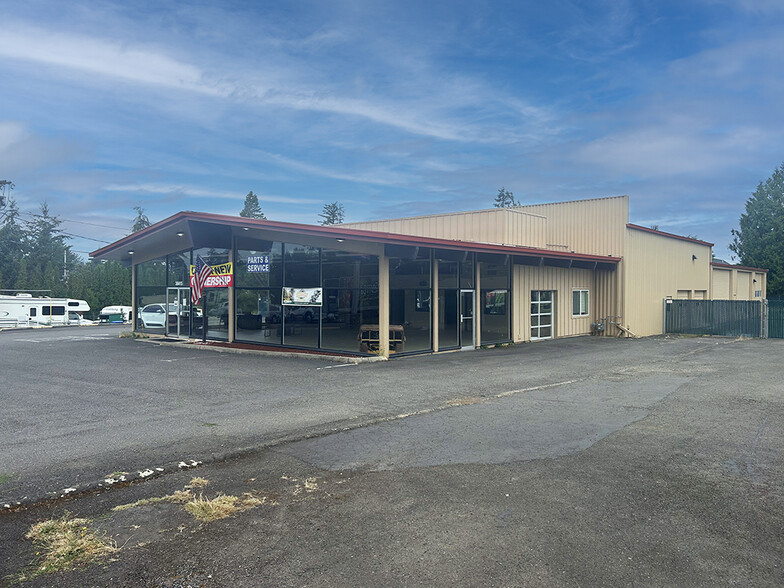 38415 Proctor Blvd, Sandy, OR for lease - Building Photo - Image 2 of 10