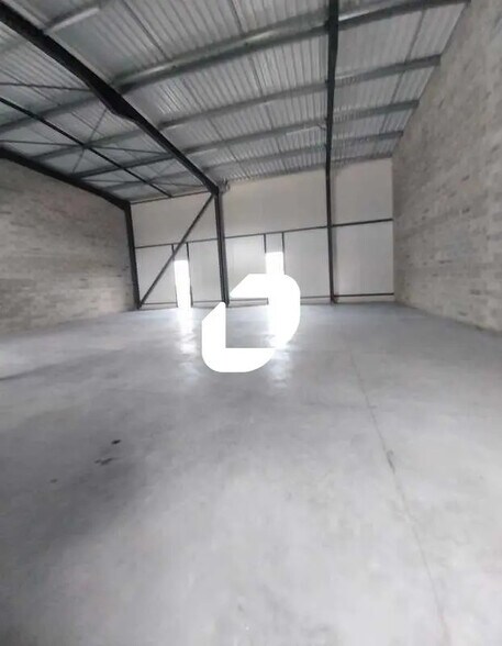 Flex in Blanquefort for lease - Interior Photo - Image 3 of 3