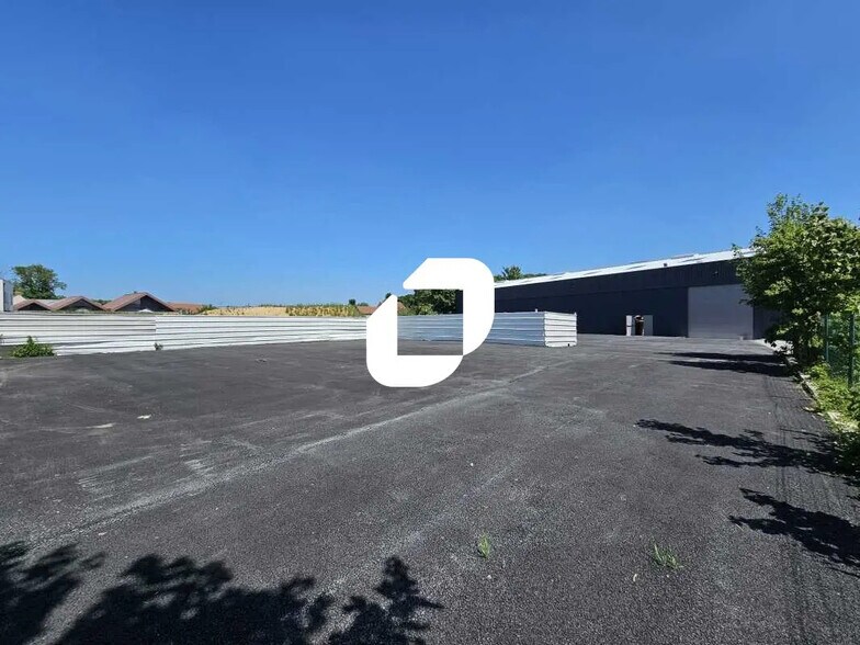 Land in Le Mesnil-Amelot for lease - Building Photo - Image 2 of 6