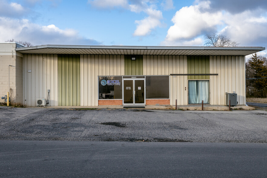 1030 Greystone St, Harrisonburg, VA for lease - Building Photo - Image 2 of 75