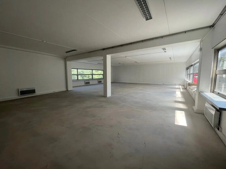 134 Rue D'Aubervilliers, Paris for lease - Interior Photo - Image 1 of 4