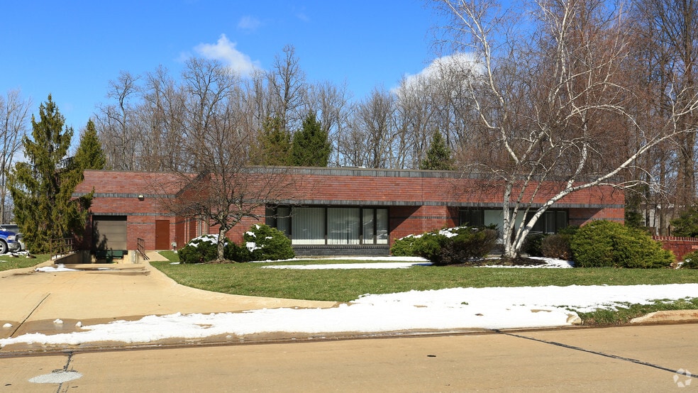 38227 Western Pky, Willoughby, OH for lease - Building Photo - Image 2 of 9
