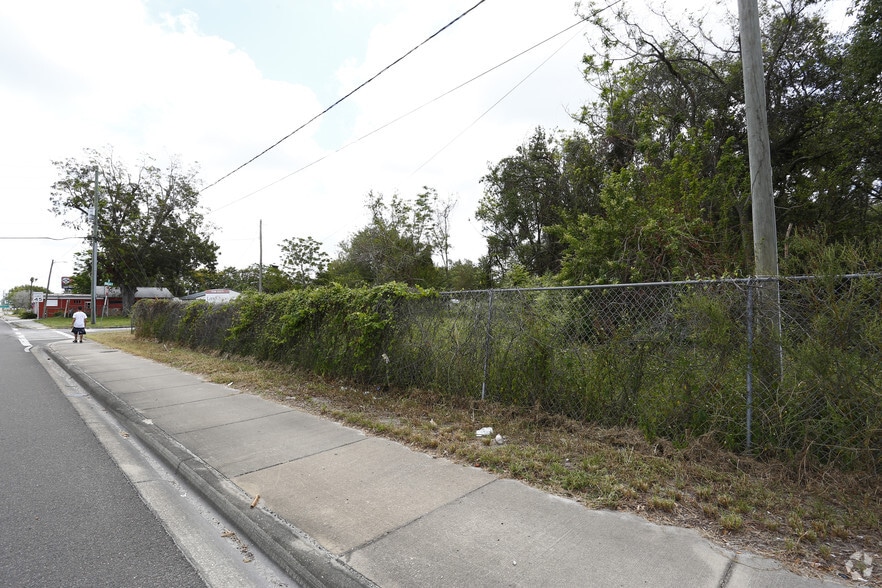 Sawyer Ln, Holiday, FL for sale - Building Photo - Image 2 of 3