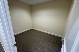 1201 19th Pl, Vero Beach, FL for lease Building Photo- Image 1 of 8