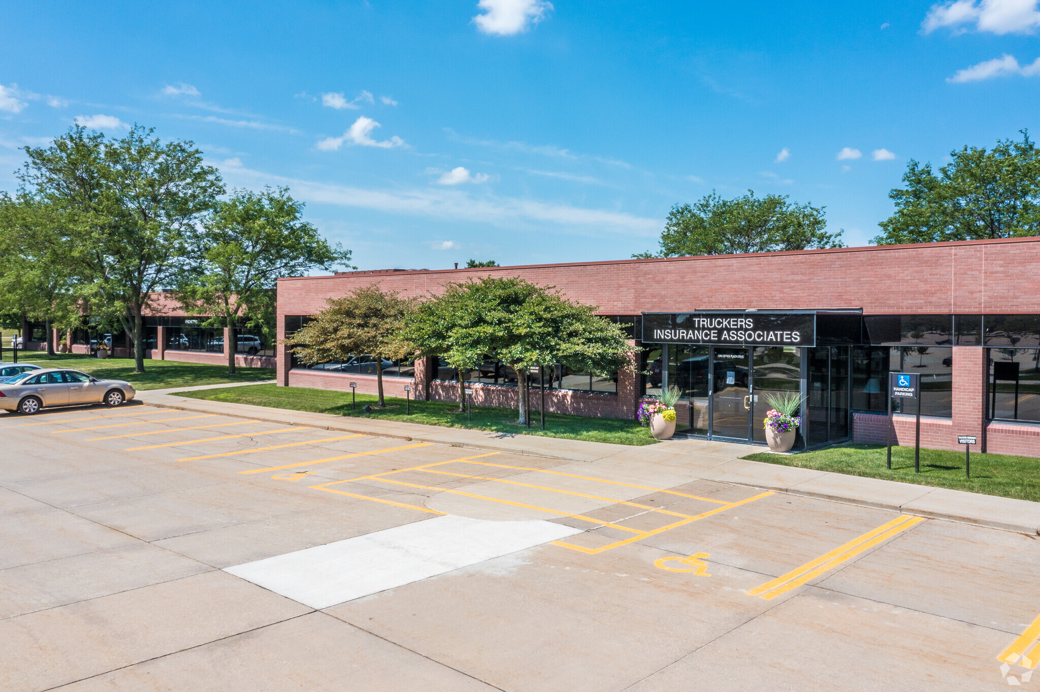 1200-1280 Office Plaza Dr, West Des Moines, IA for lease Building Photo- Image 1 of 6