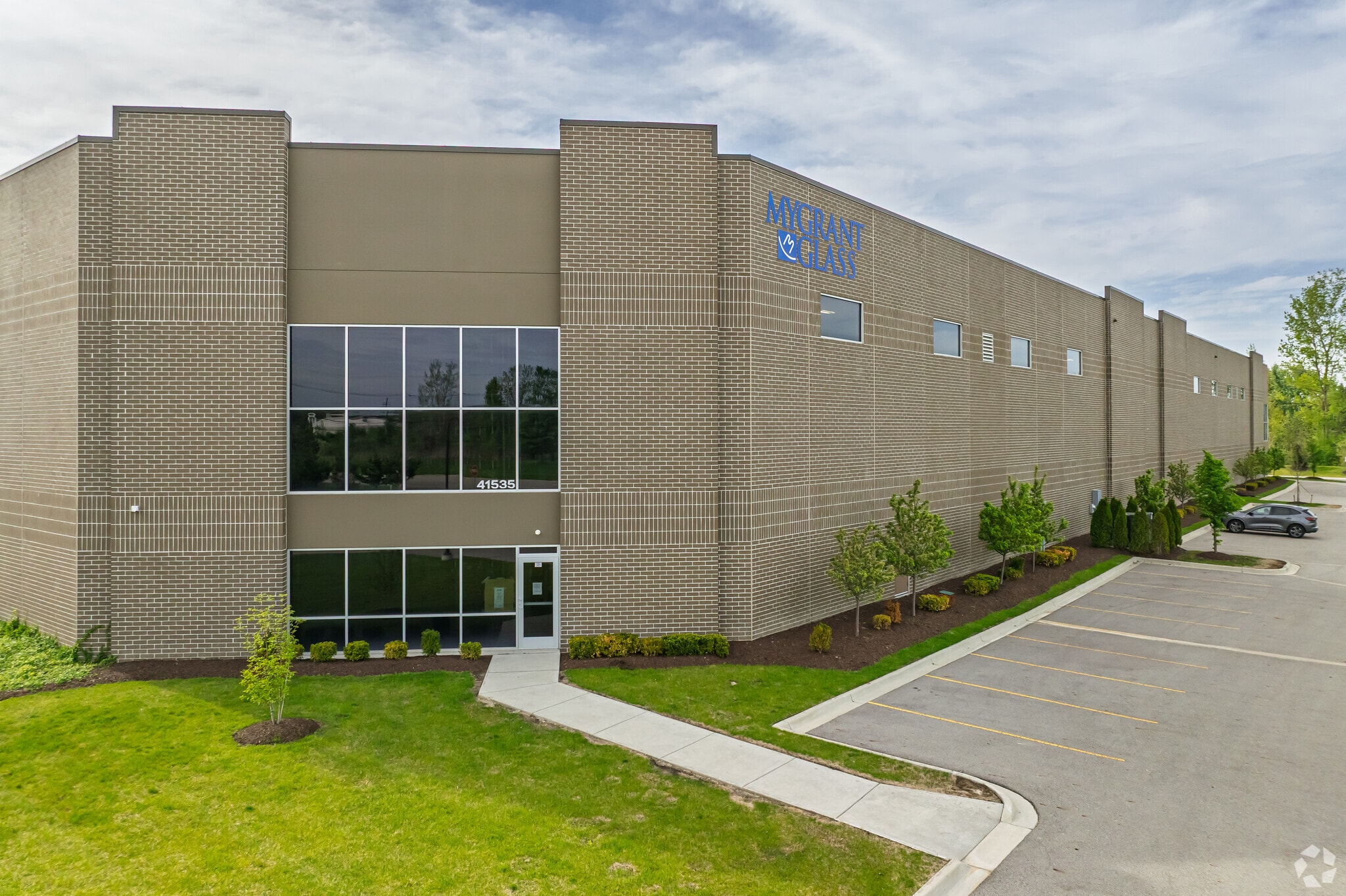 41520 Haggerty Cir, Canton, MI for lease Primary Photo- Image 1 of 2