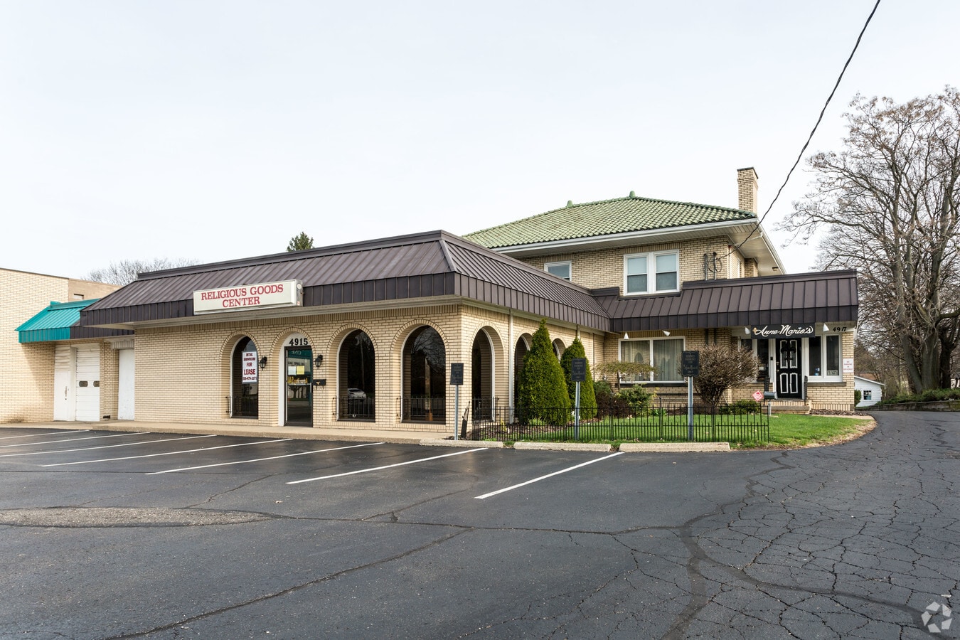 49154917 W Tuscarawas St, Canton, OH 44708