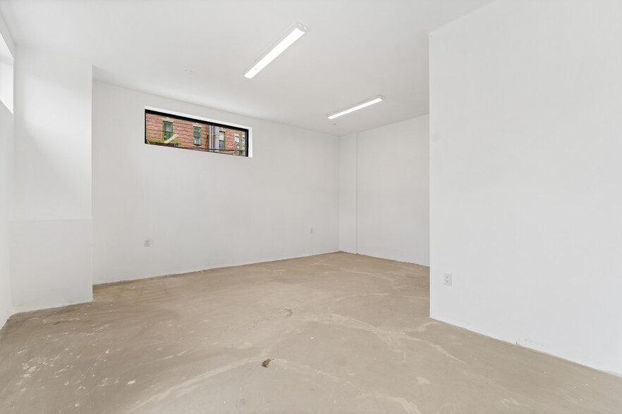 901 60th St, Brooklyn, NY for lease - Building Photo - Image 3 of 6