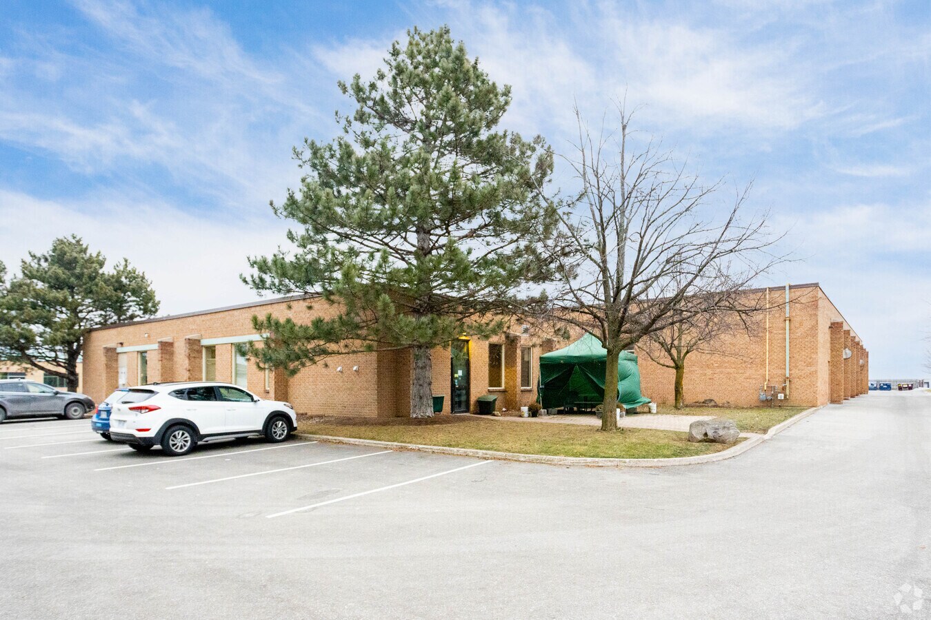 3300 Merrittville Hwy, Thorold, ON L2V 4Y6