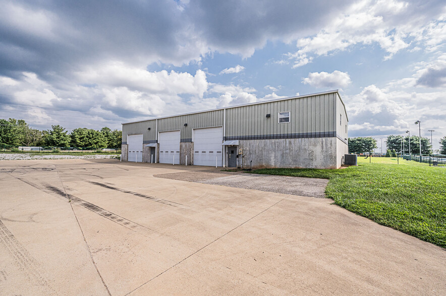 310 Cypress Wood Ln, Bowling Green, KY for lease - Building Photo - Image 2 of 15