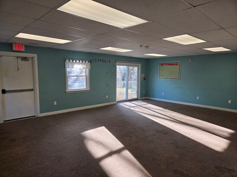 64 Bay Spring Ave, Barrington, RI for sale - Building Photo - Image 2 of 18