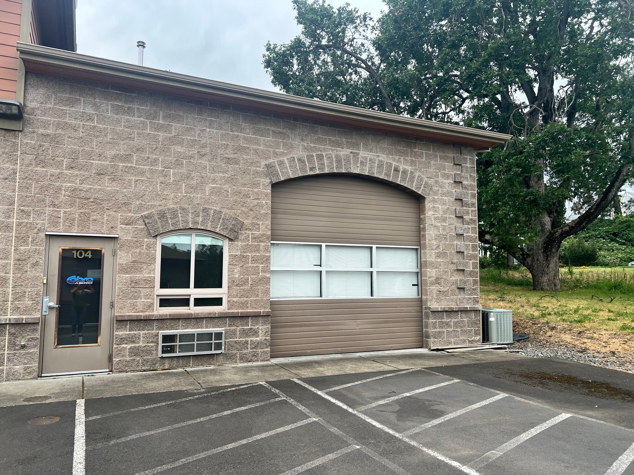 202 Wasco Loop, Hood River, OR for lease Interior Photo- Image 1 of 3