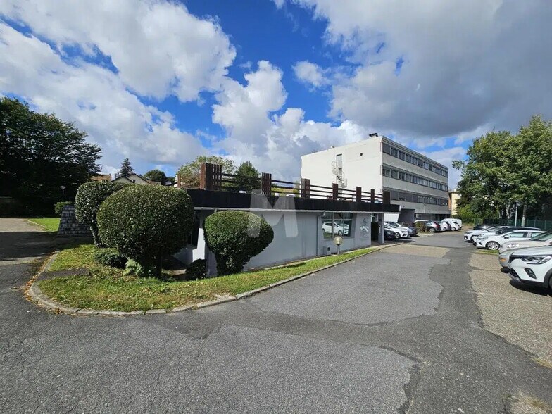 Flex in Igny for lease - Building Photo - Image 2 of 12